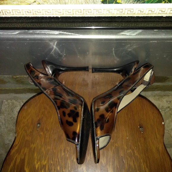 Stuart Weitzman Patent Leather Leopard Slngback - Picture 4 of 8